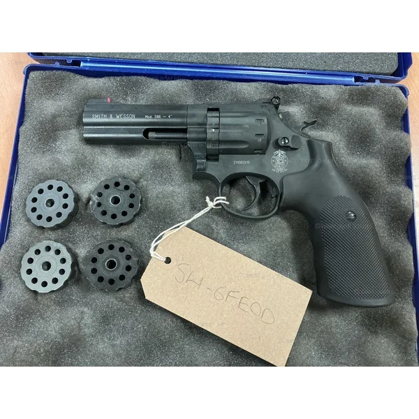 Preloved Umarex Smith & Wesson Mod 586 4in .177 Co2 Pellet Revolver with 5 Magazines and Hardcase - Used